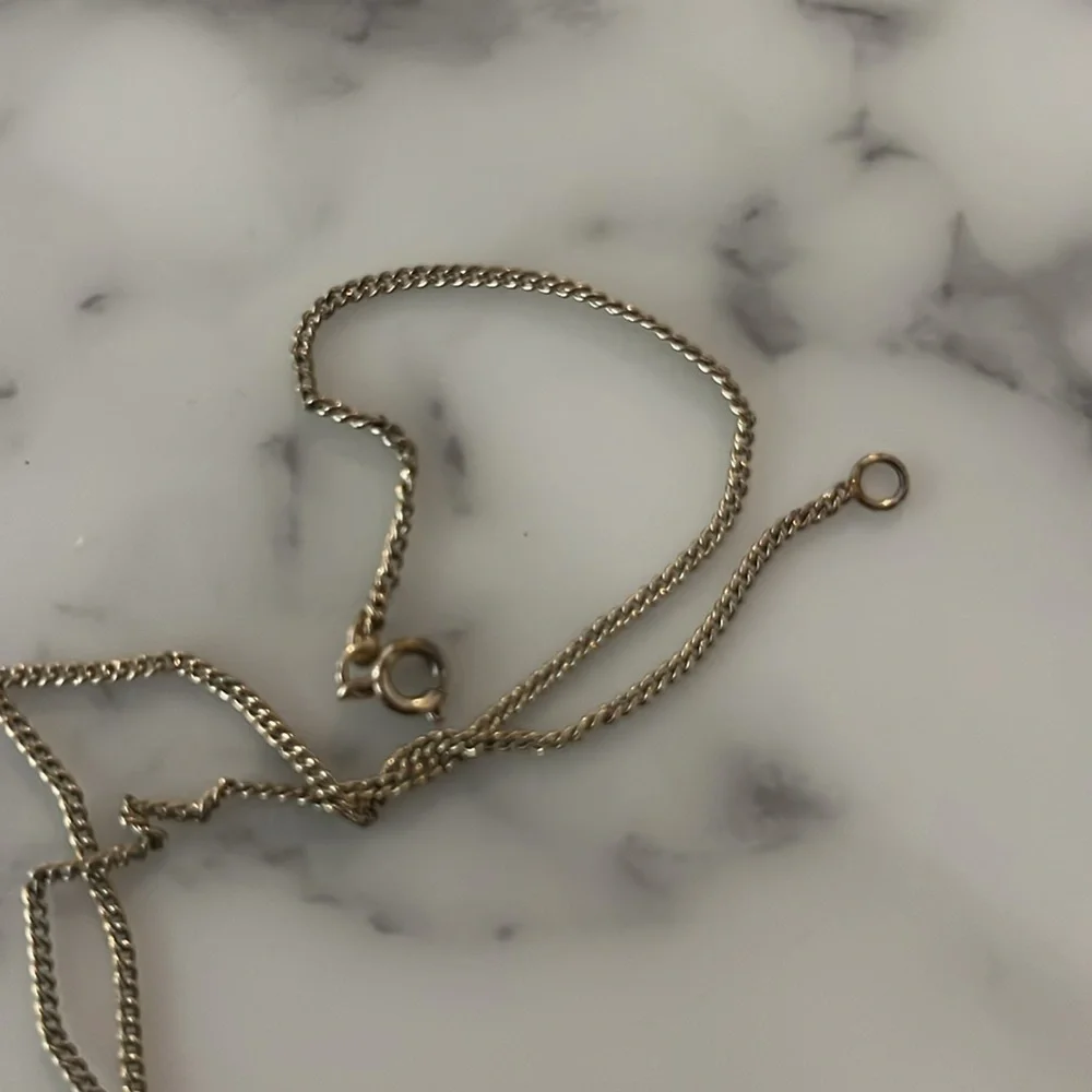 Chanel Double cc Necklace Emma Watson - Picture 7 of 8